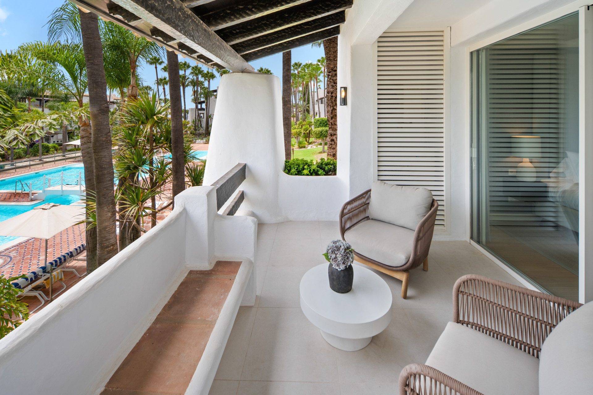 Puente Lirio — Golden Mile, Marbella