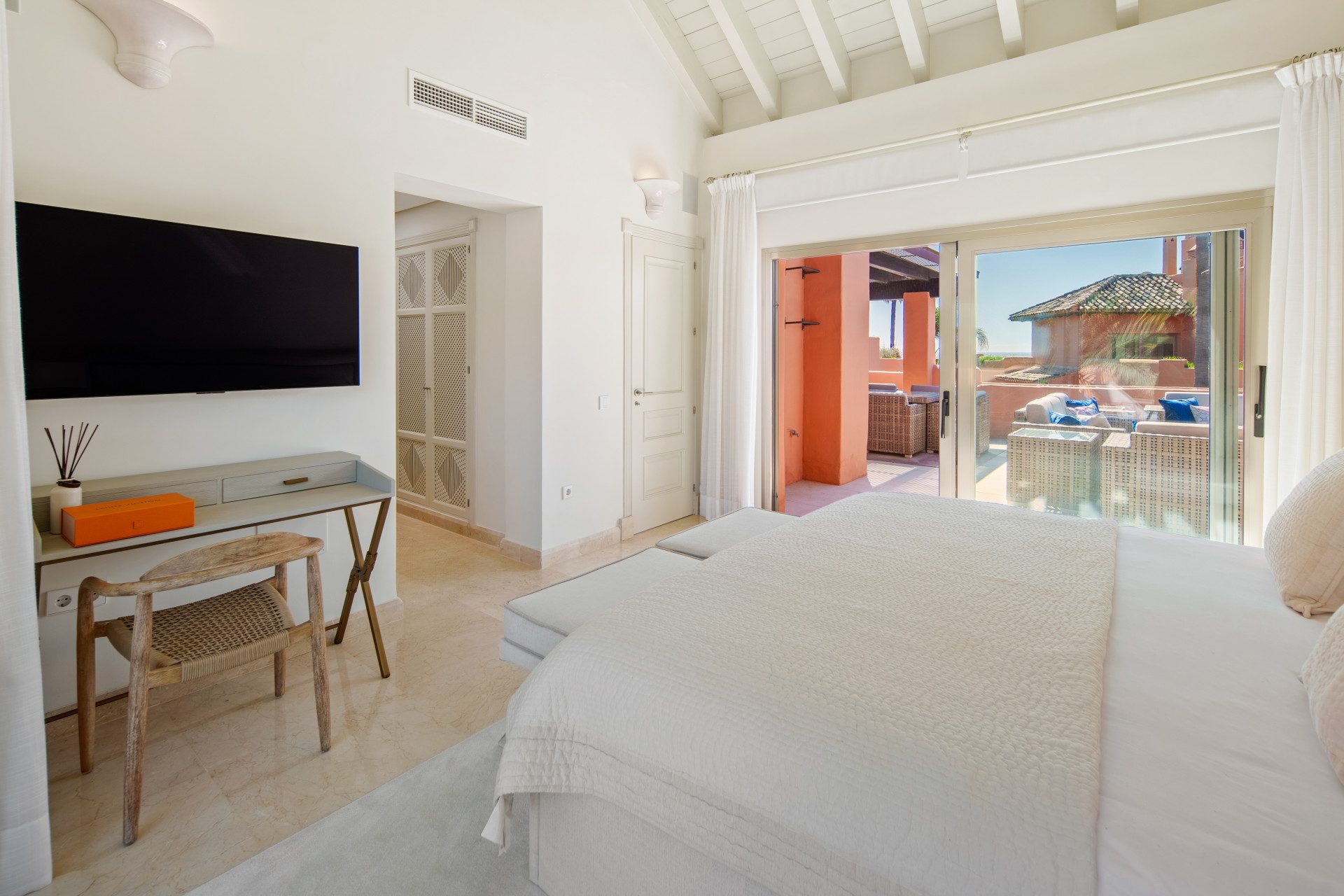 Terraza Levante — Marbella East, Marbella