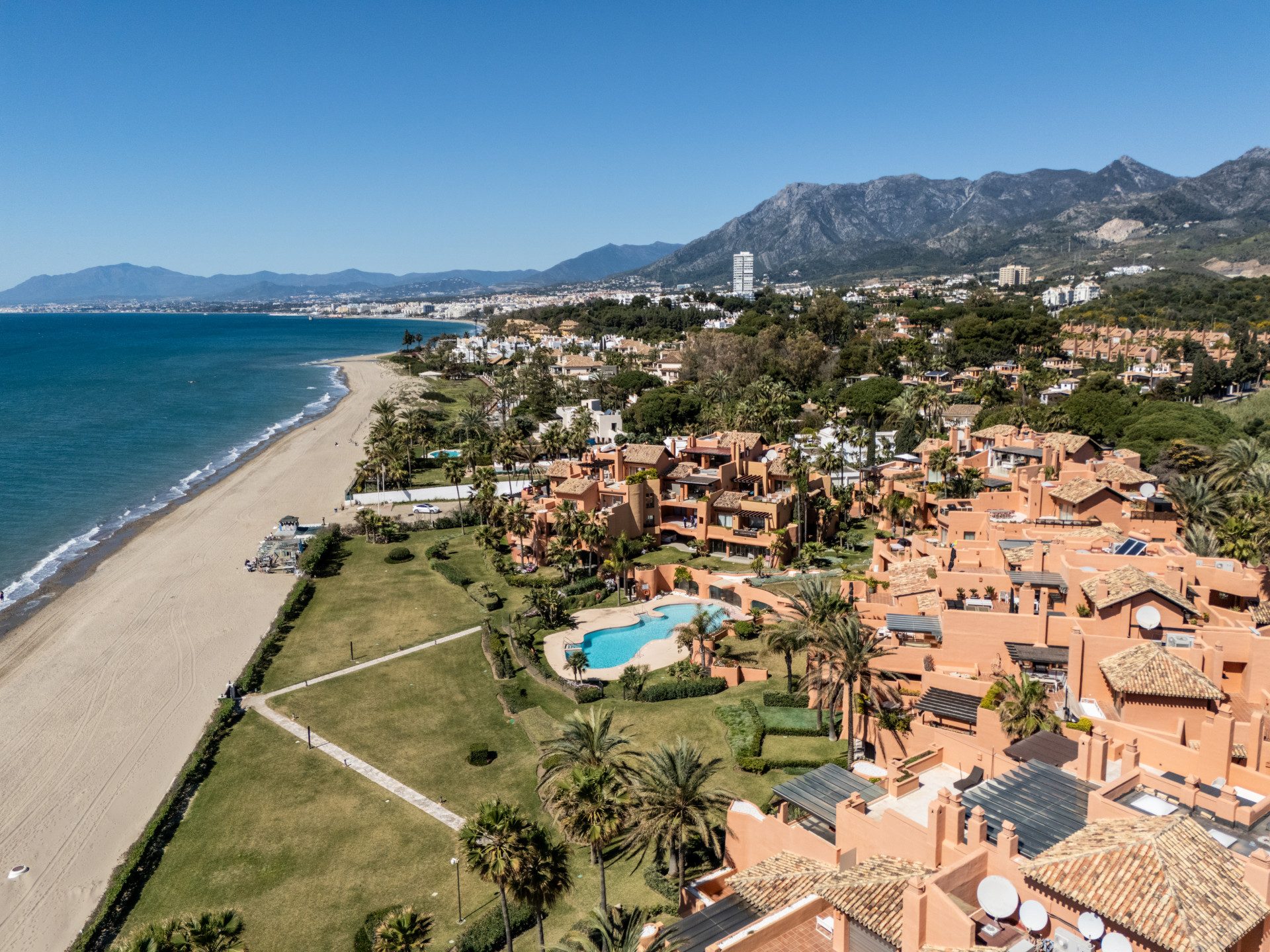Terraza Levante — Marbella East, Marbella