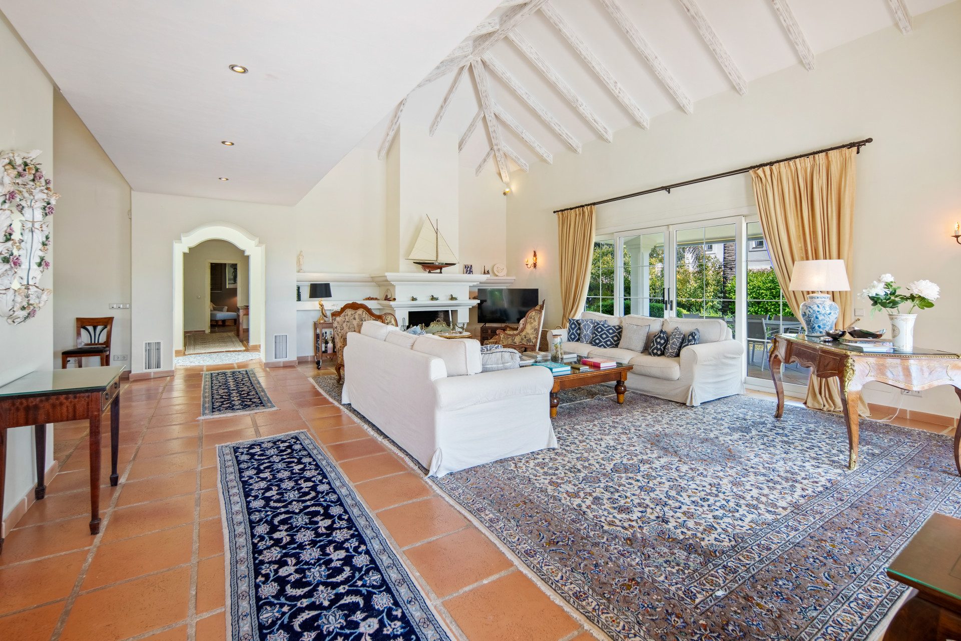 Viga Real — Nueva Andalucía, Marbella