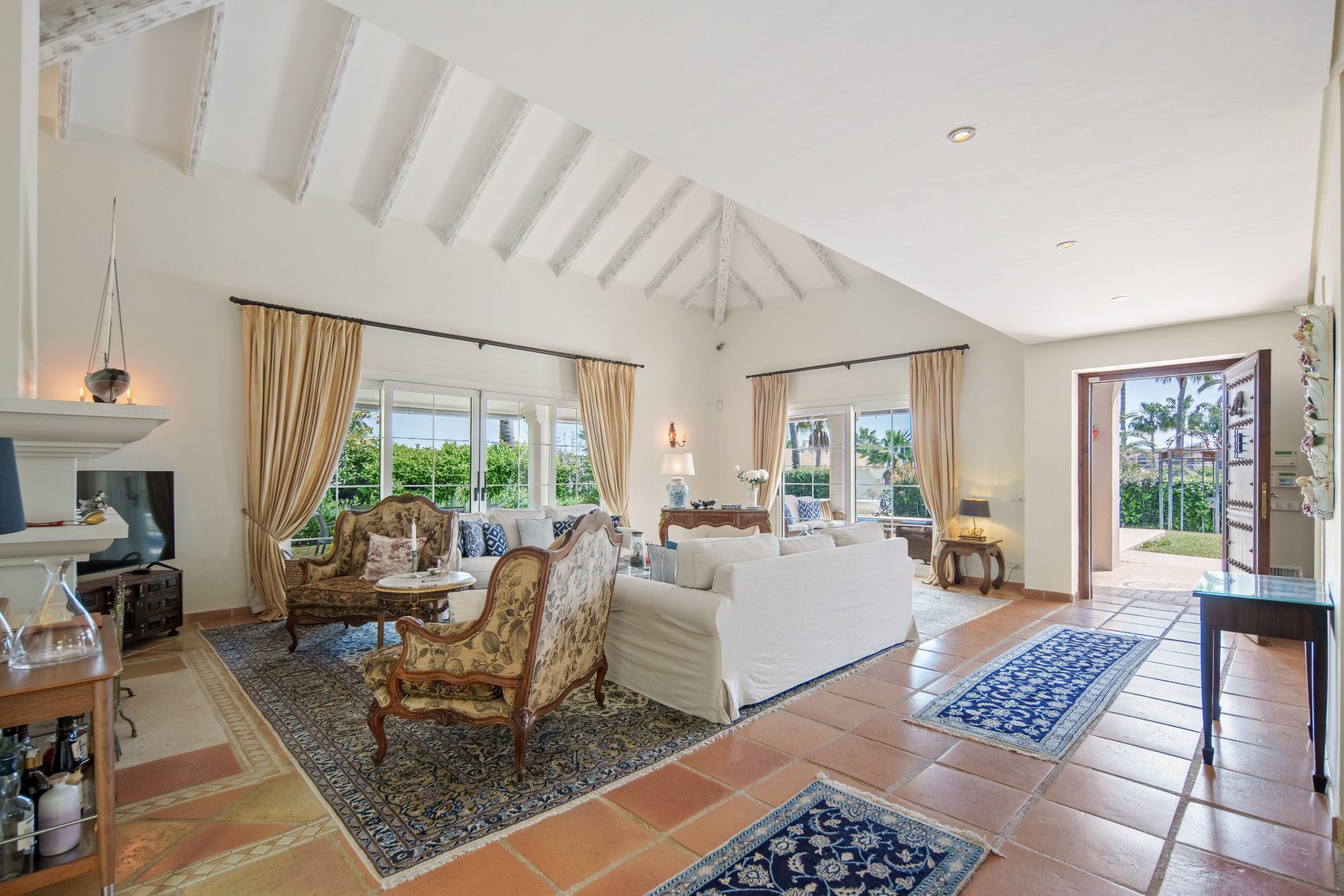 Viga Real — Nueva Andalucía, Marbella