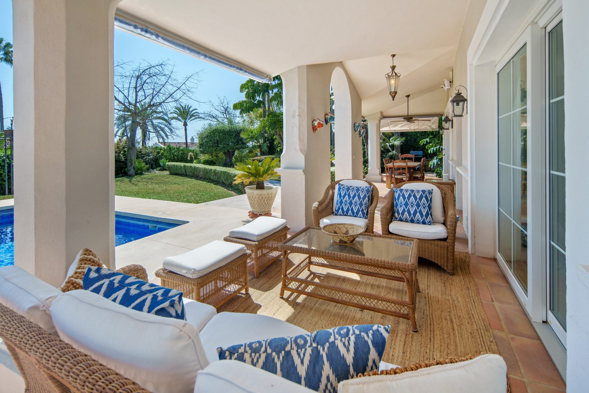 Viga Real — Nueva Andalucía, Marbella