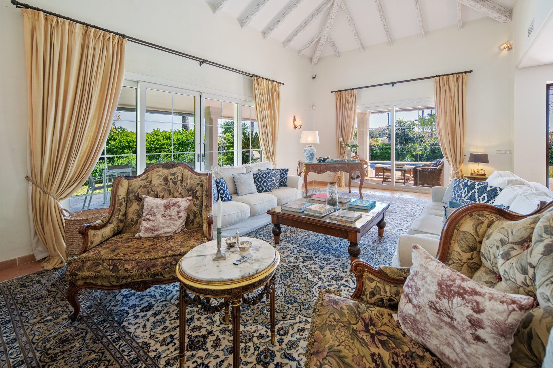 Viga Real — Nueva Andalucía, Marbella