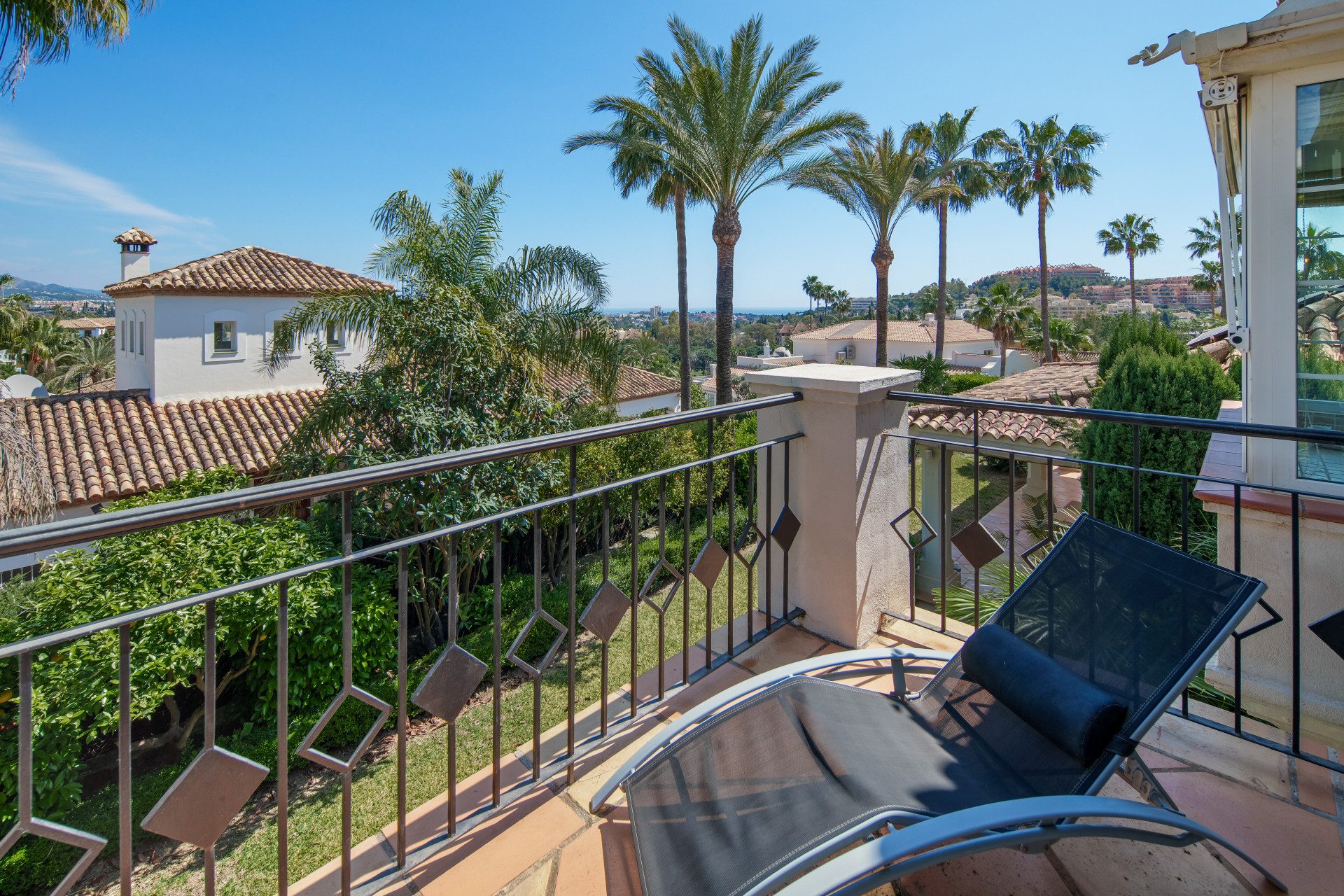 Viga Real — Nueva Andalucía, Marbella