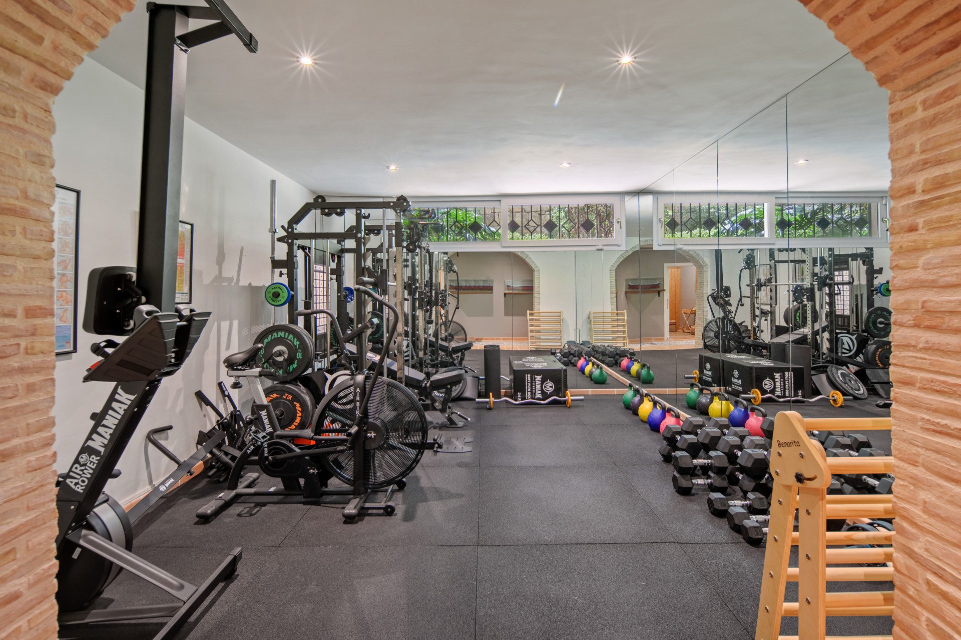 Viga Real — Nueva Andalucía, Marbella