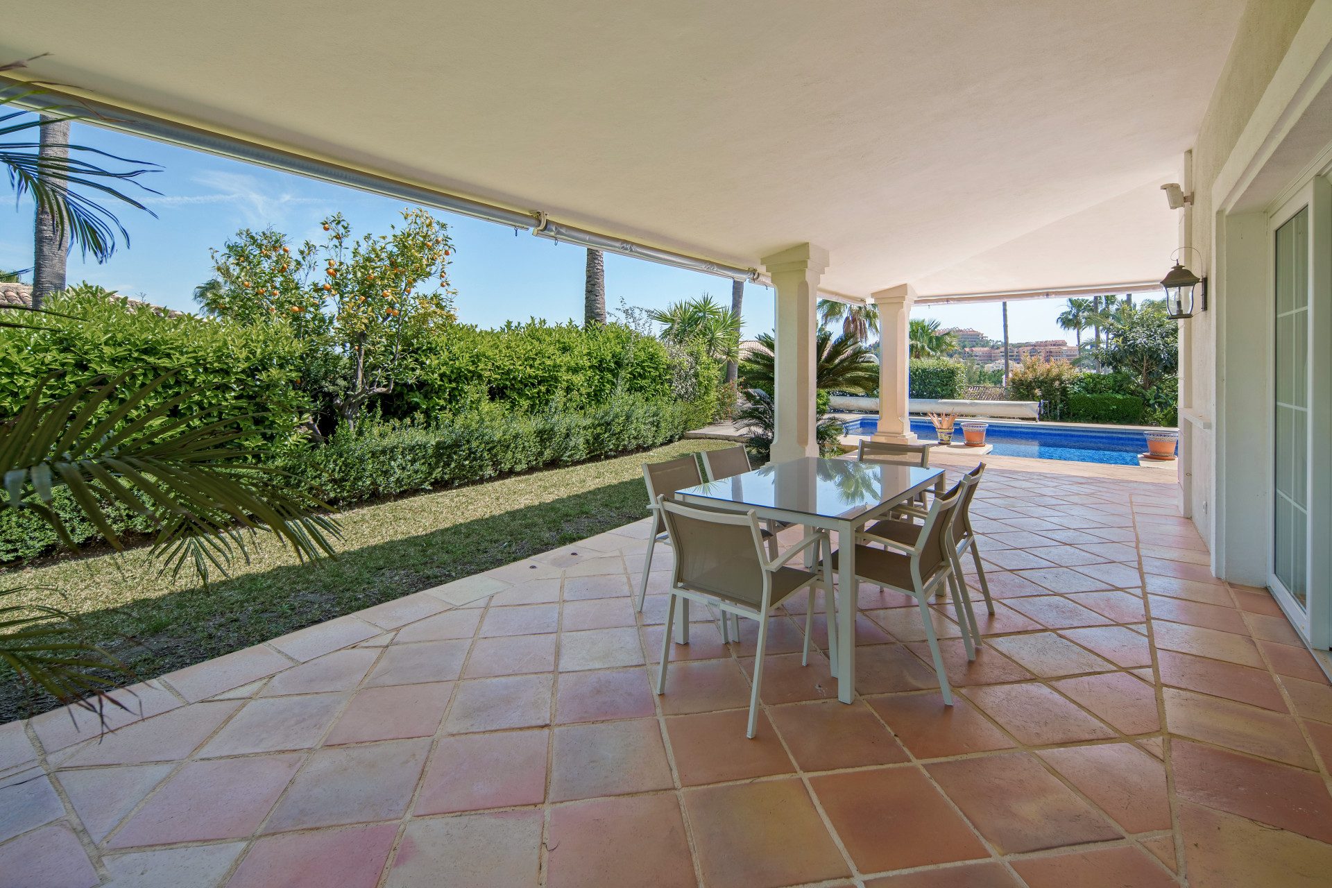 Viga Real — Nueva Andalucía, Marbella