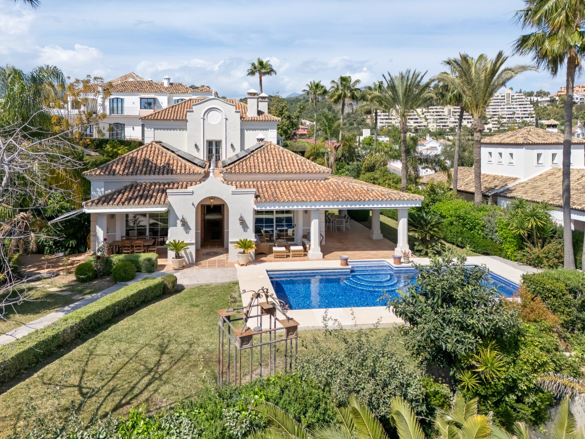 Viga Real — Nueva Andalucía, Marbella