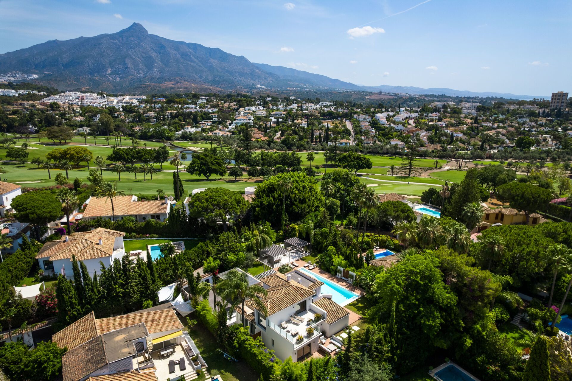 Fjord Blanc — Las Brisas, Nueva Andalucía, Marbella